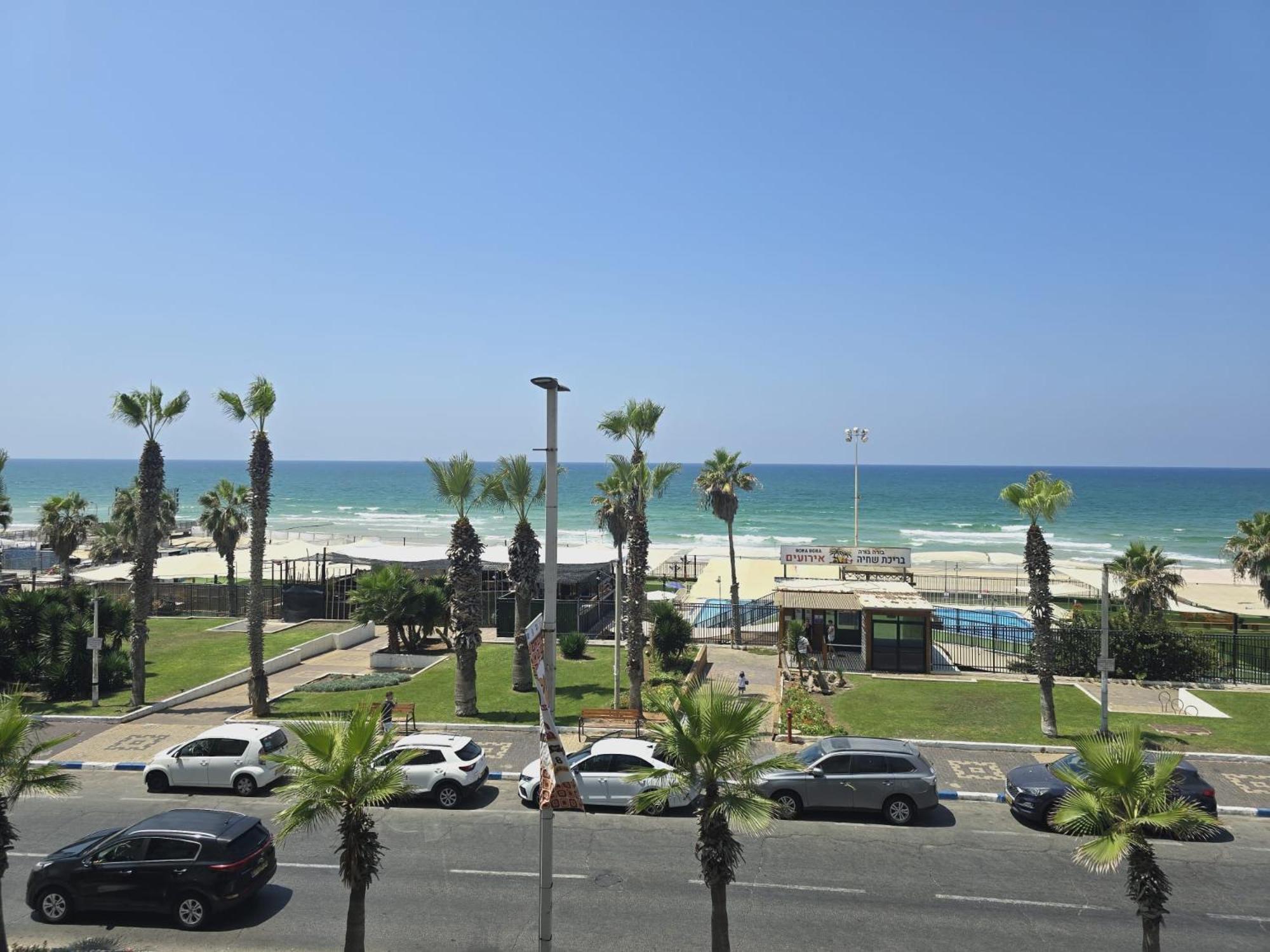Gk Apartment Beauty Bat Yam Exterior photo