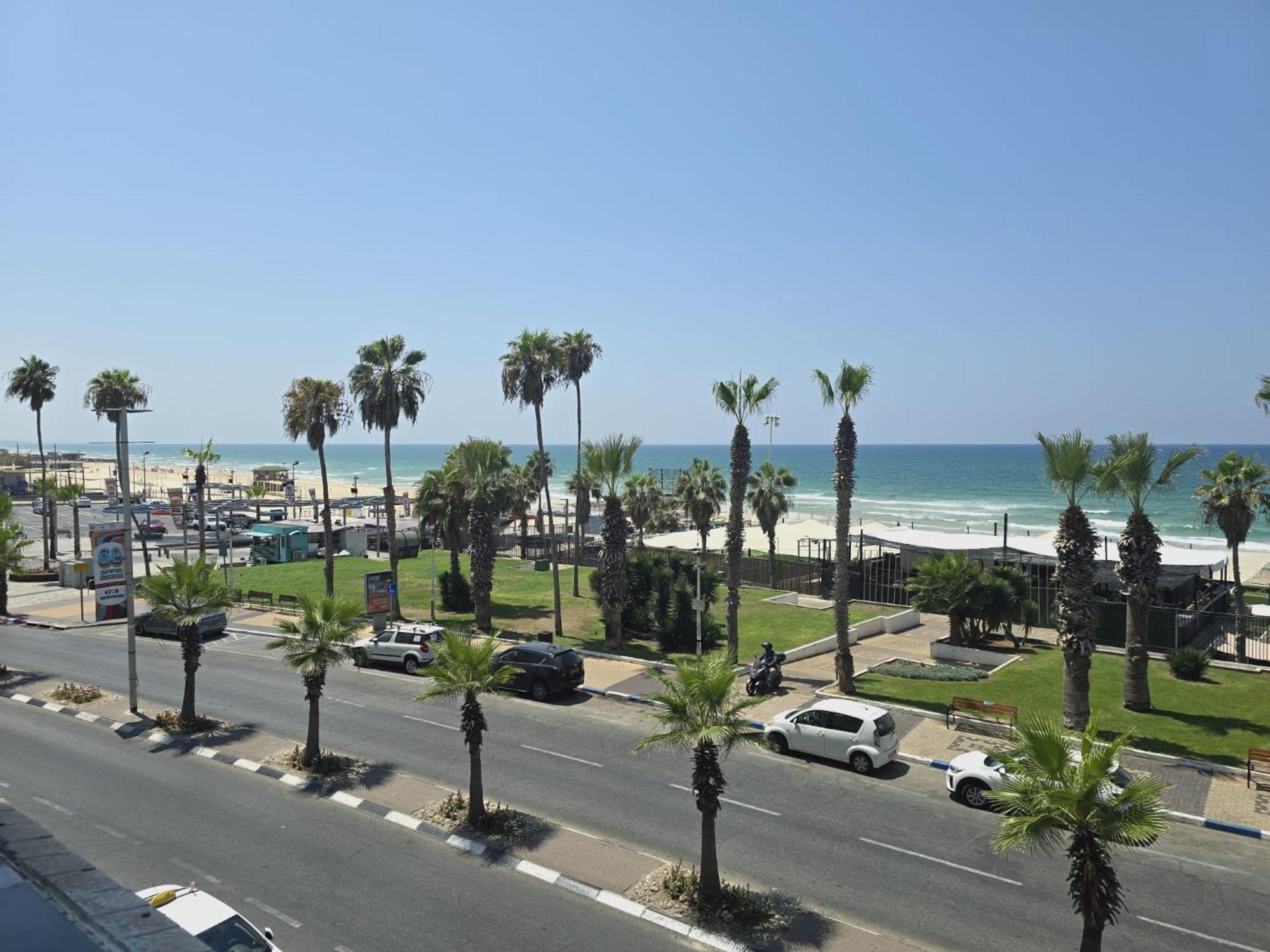 Gk Apartment Beauty Bat Yam Exterior photo